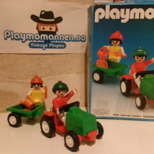 3594 - Barn med traktor