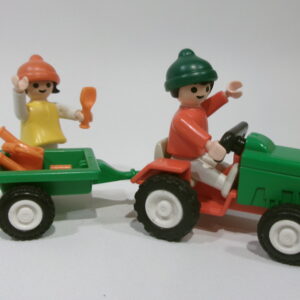3594 - Barn med traktor